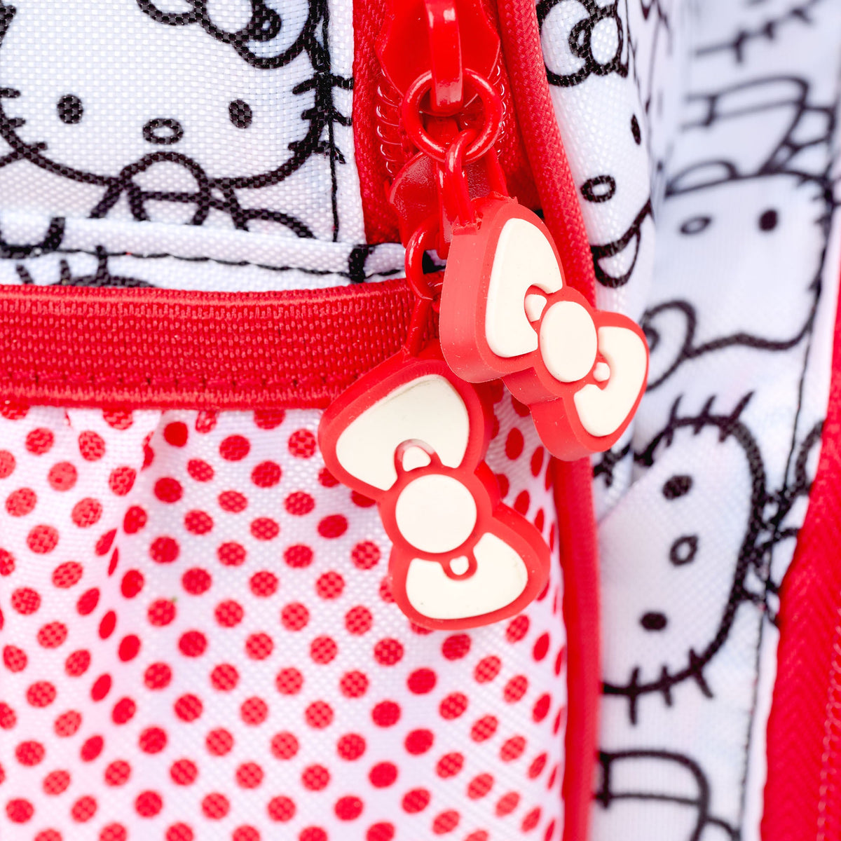 hello-kitty-classic-backpack-cooler-e6 00027925-Z.jpg
