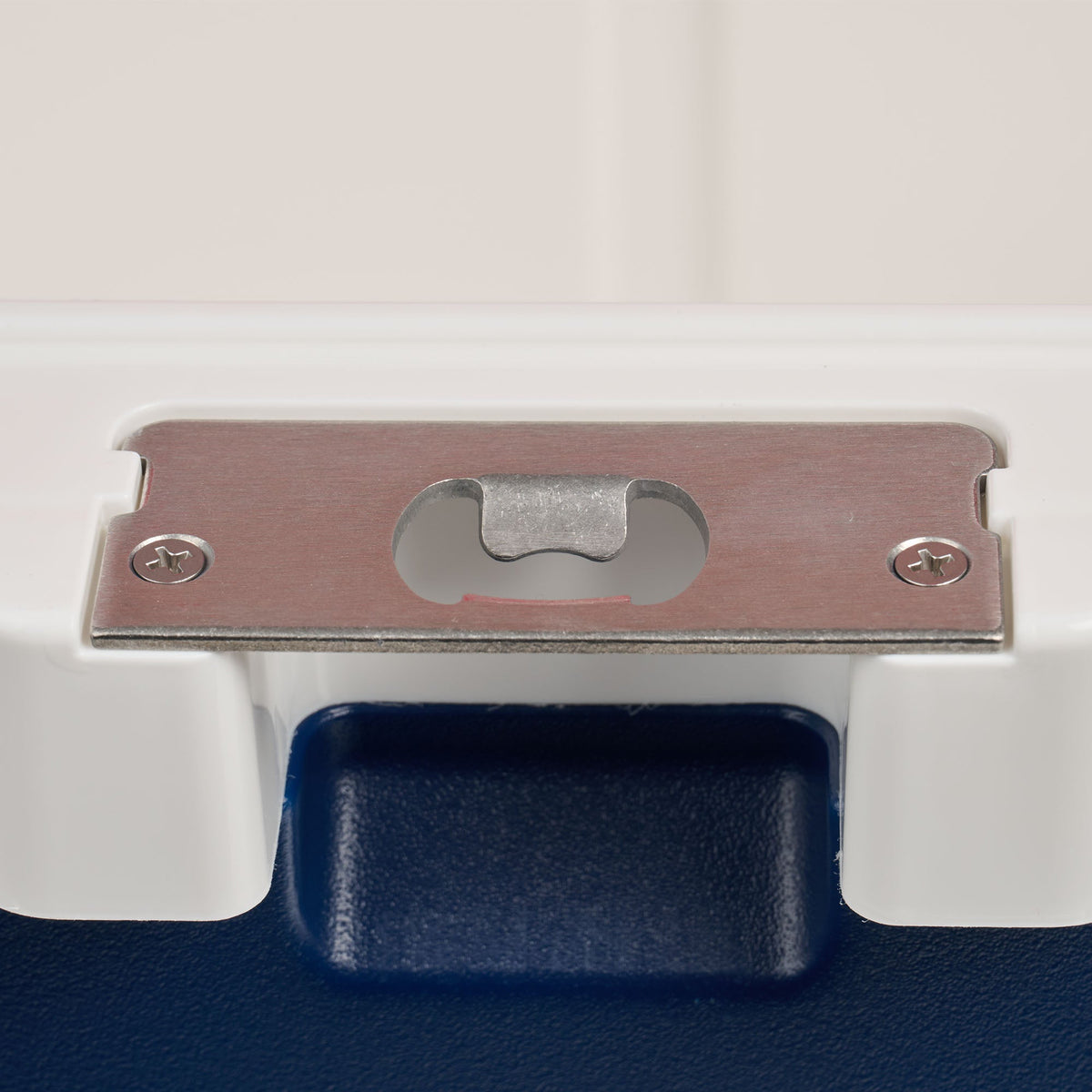 trailmate-50-qt-cooler-n7 00050859-BO.jpg
