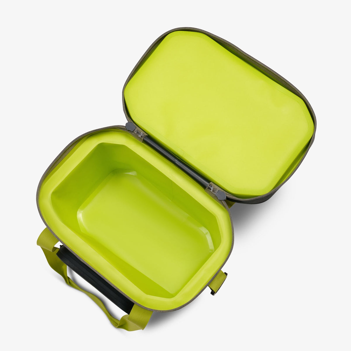 trailmate-18-can-cooler-bag-i3 00066772-O2.jpg